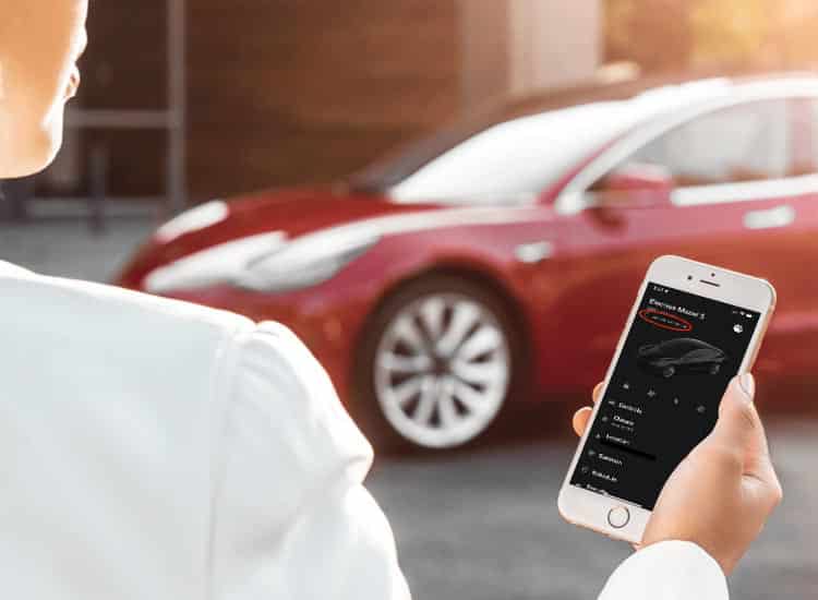 Tesla owners get locked out of their cars when app fails