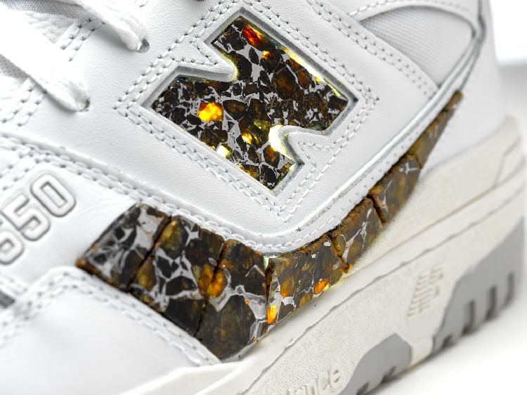 netflix-dont-look-up-sothebys-new-balance-02