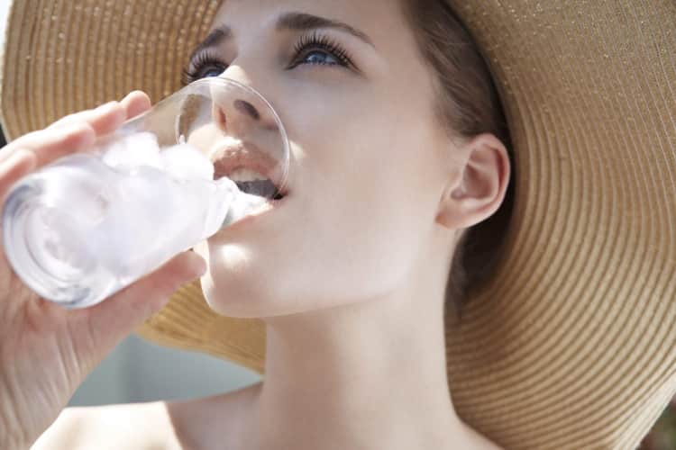 Love eating ice? It’s a bad idea as per a Dental Hygienist