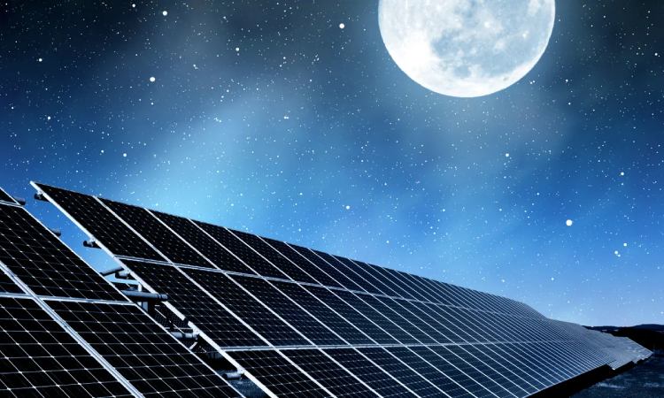 Aussie Researchers Make World-First Breakthrough By Generating Solar Power At Night