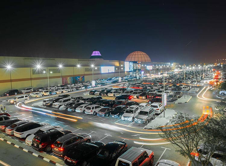Outlet-mall-Dubai-UAE-Summer-shopping