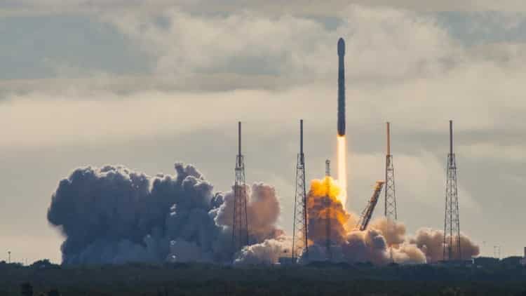 SpaceX launches 3 rockets in 36 hours