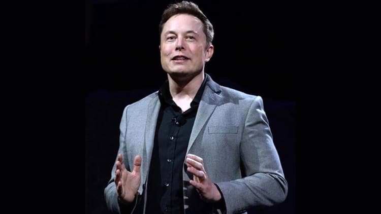 Users will soon be able to pick a Twitter version they like better Musk