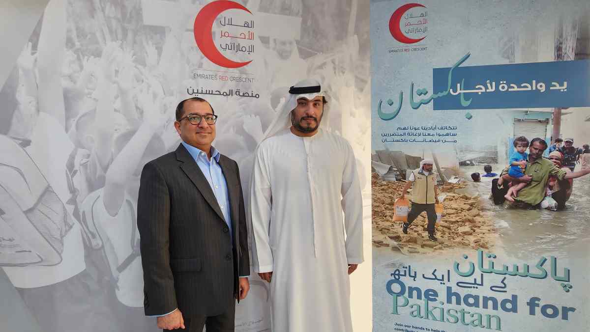 Mahzooz donates 500,000 water bottles and AED 25,000 to help the flood victims in Pakistan1