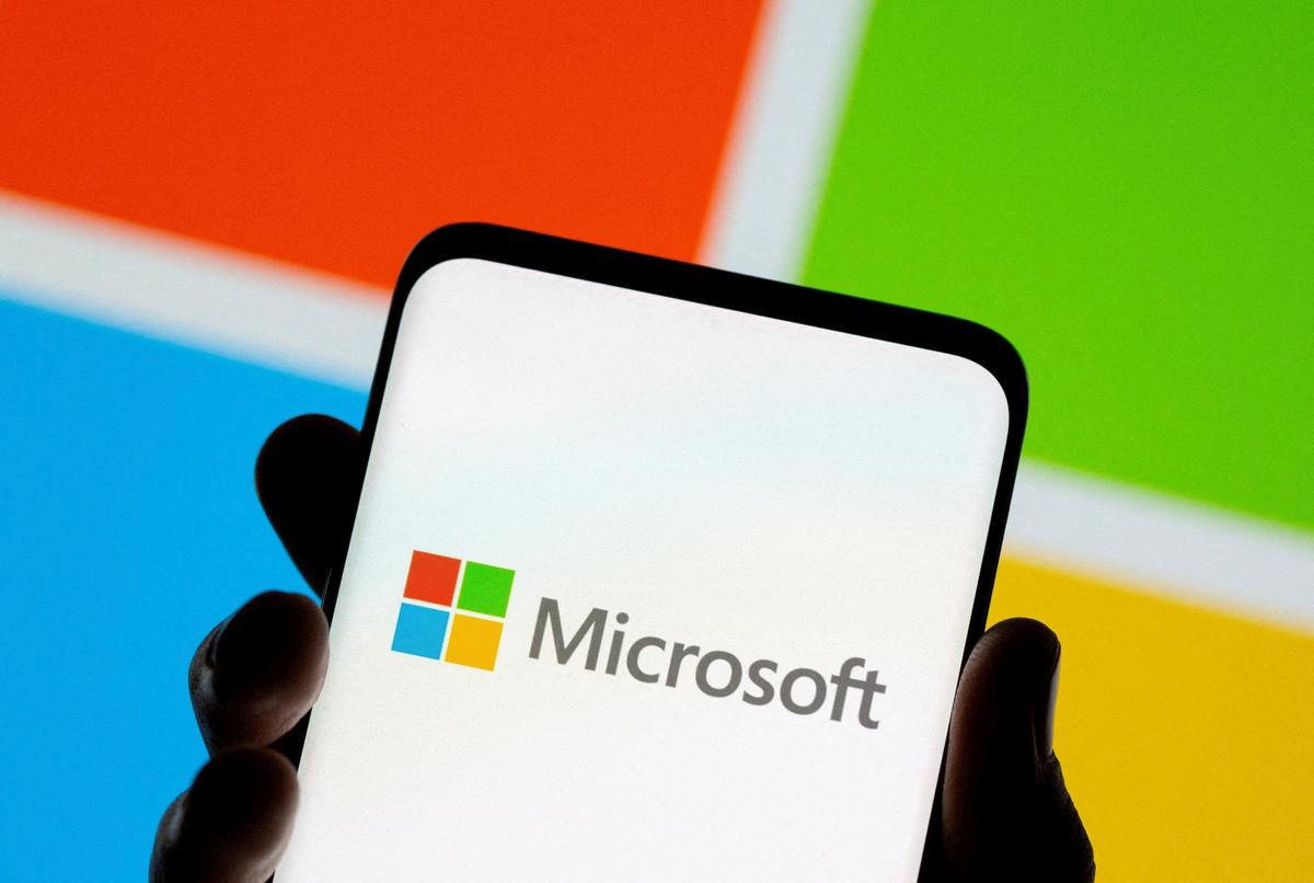 Microsoft may build 'super app' to fight Apple & Google1