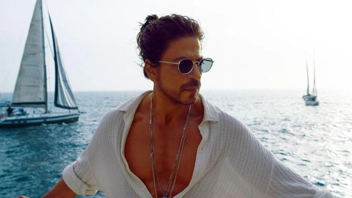 Shah Rukh Khan to start Pathaan promotions at FIFA World Cup Finals1