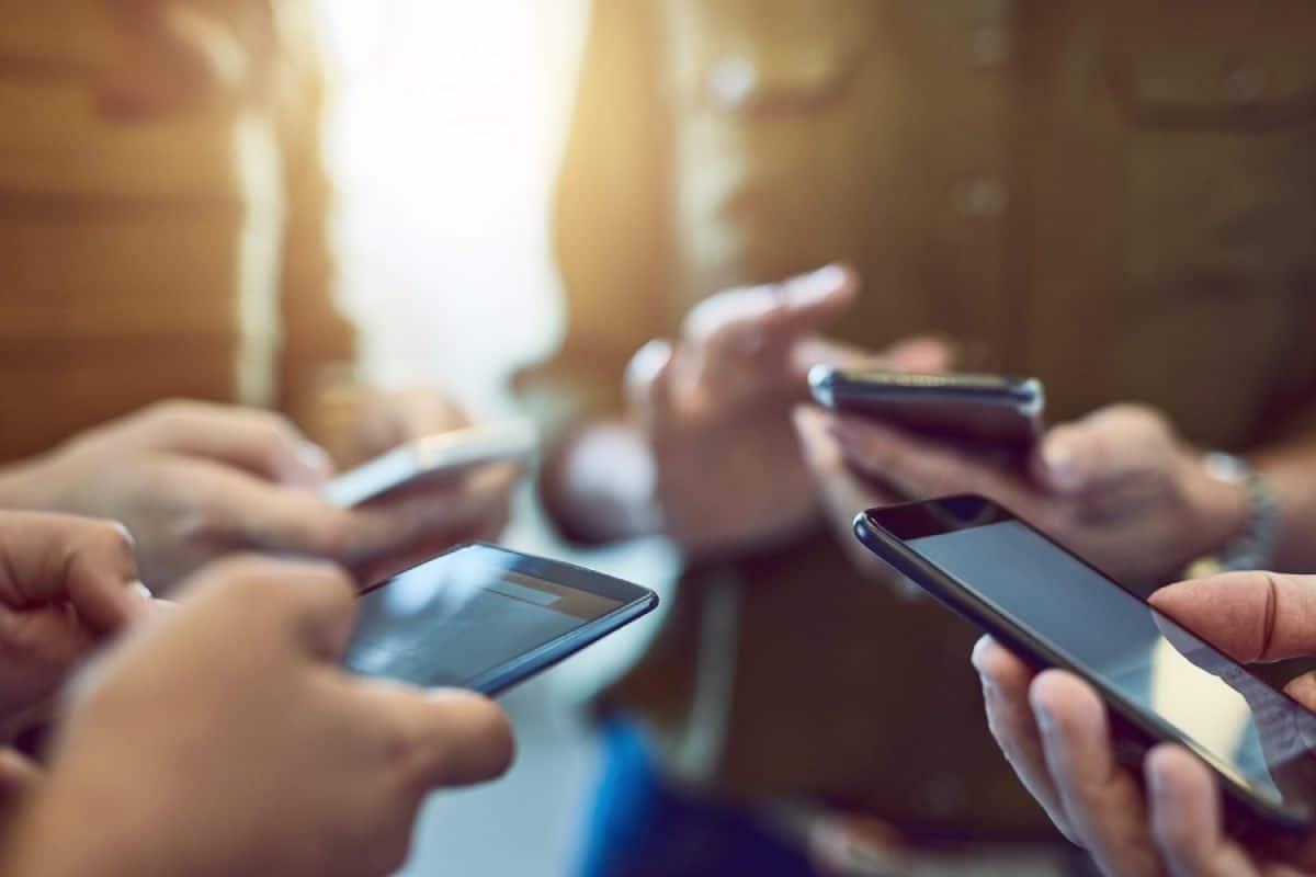 UAE social media laws that can lead to a AED1mn fine1