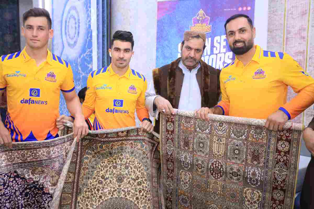 Afghan cricketers visit Fujairah market
