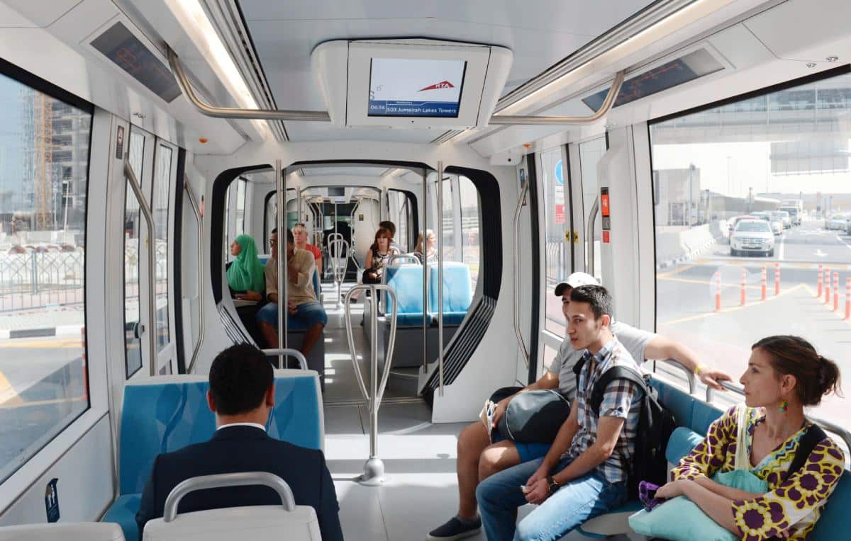 621 million riders used public transport and shared mobility and taxis in 2022