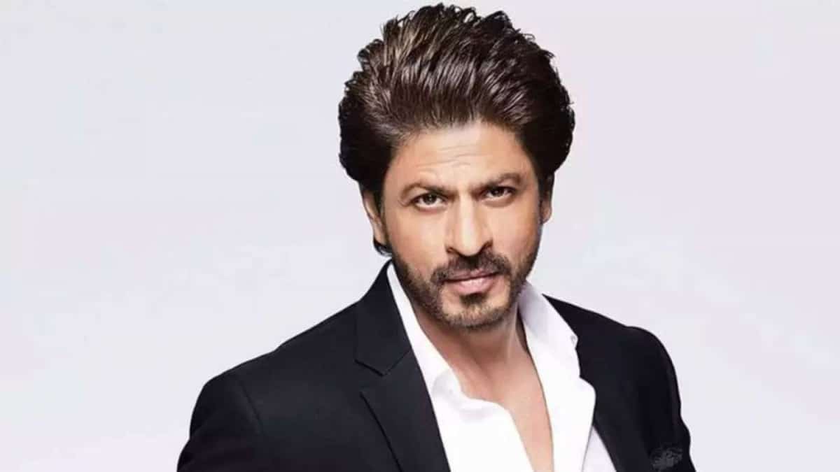 Let Us Meet Shah Rukh Khan's Reply to Paulo Coelho's 'Legend' Tweet