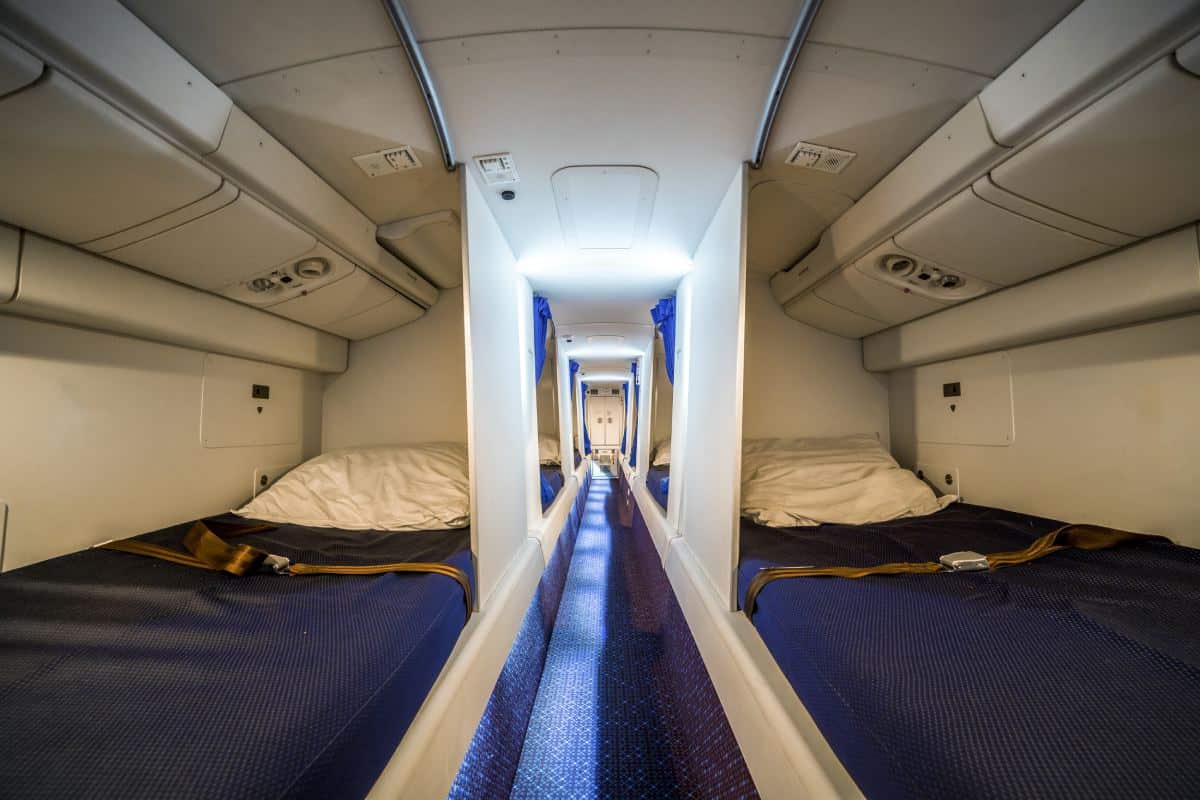 Pilot shares secret staircase on plane just for crew