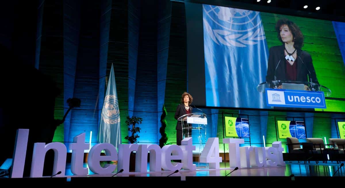 UNESCO calls to regulate digital platforms in the face of online disinformation and hate