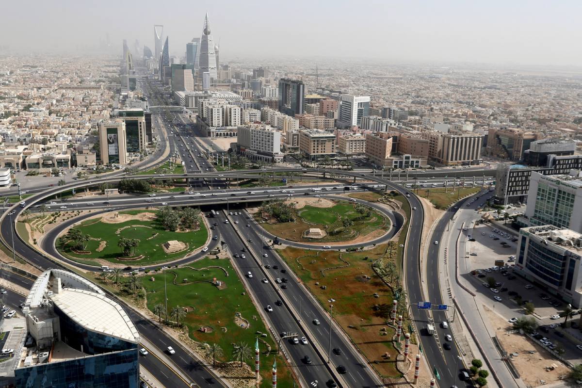 Saudi-Arabia-Welcomes-GCC-Residents-without-Requiring-Specific-Professions