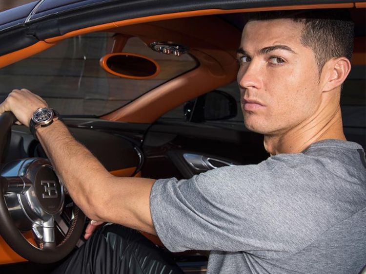 ronaldo-shows-new-watch
