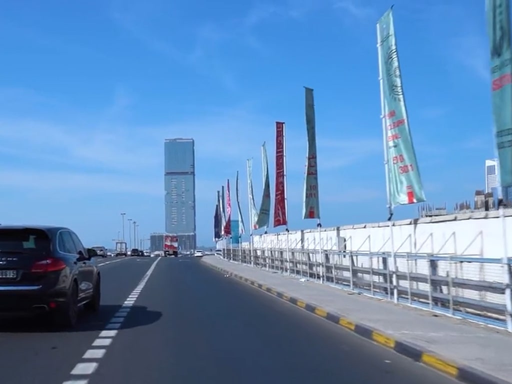 smooth-dubai-sharjah-traffic
