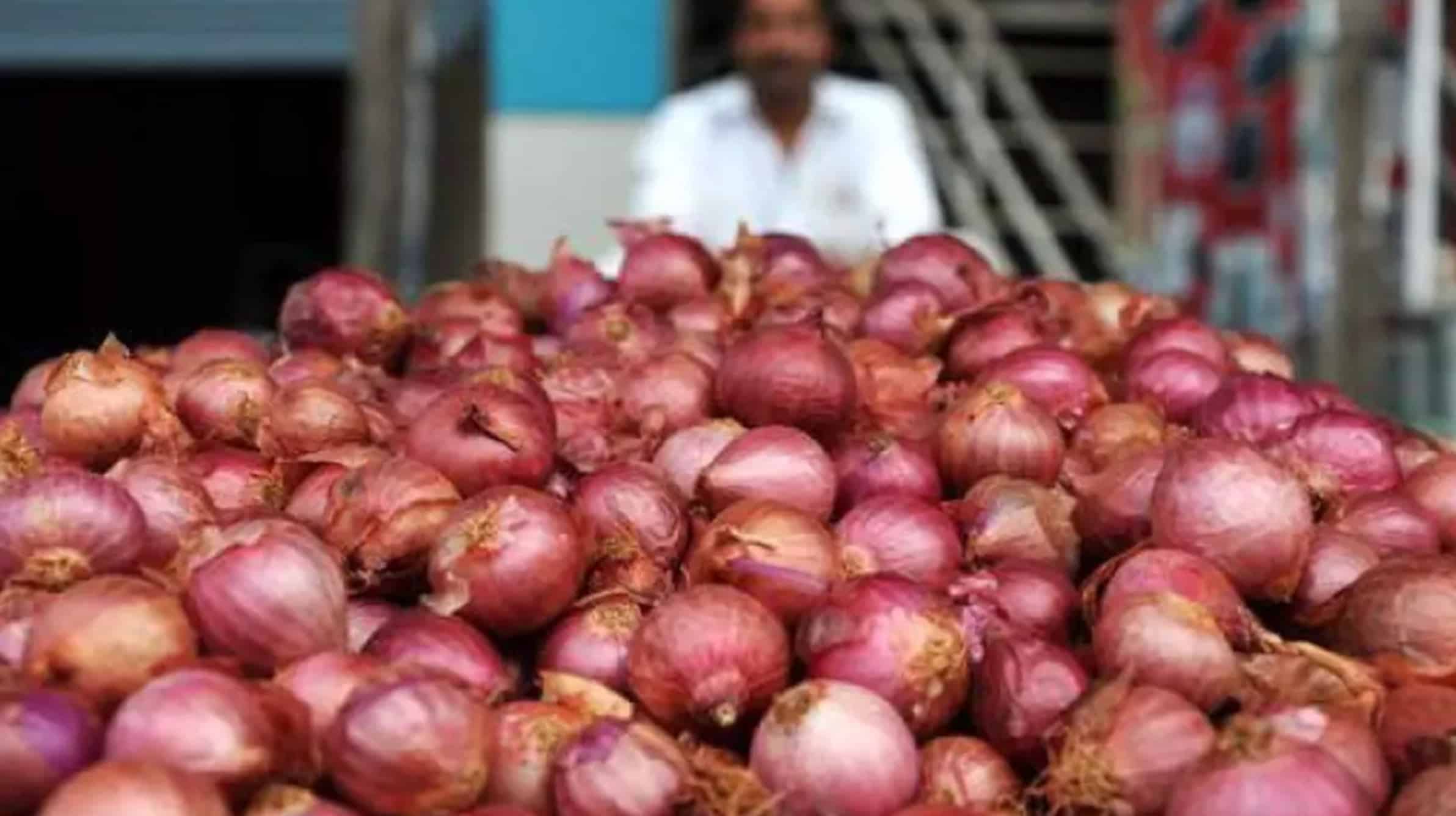 Onions-price-costly-India-exports-UAE