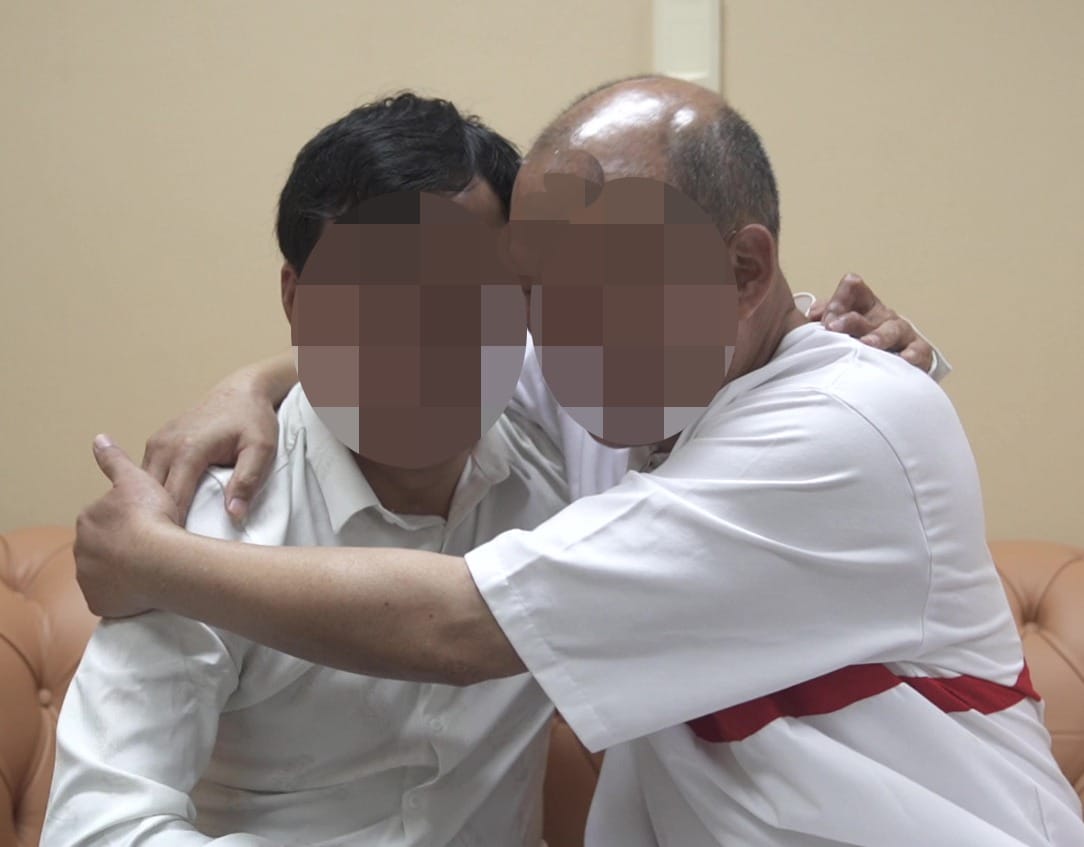 dubai-police-reunites-prisoner-with-son