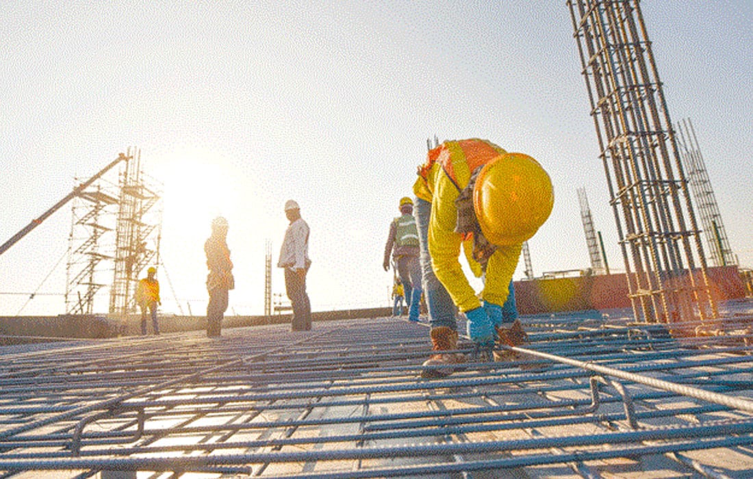 UAE-worker-employee