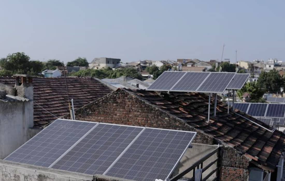 India-solar-panels-rooftop-millions-villages