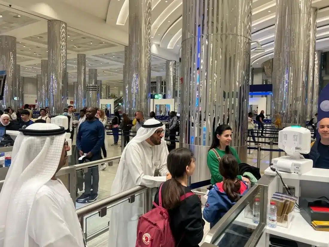 During bad weather, Dubai assisted over 400,000 passengers with quality service across airports and ports