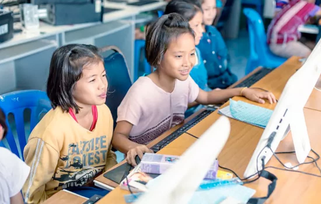 UNESCO-report-social-media-girls
