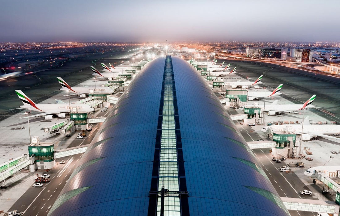 Dubai Airports advises travelers to allocate extra time for their journey, urges use of metro to reach airport tomorrow due to weather