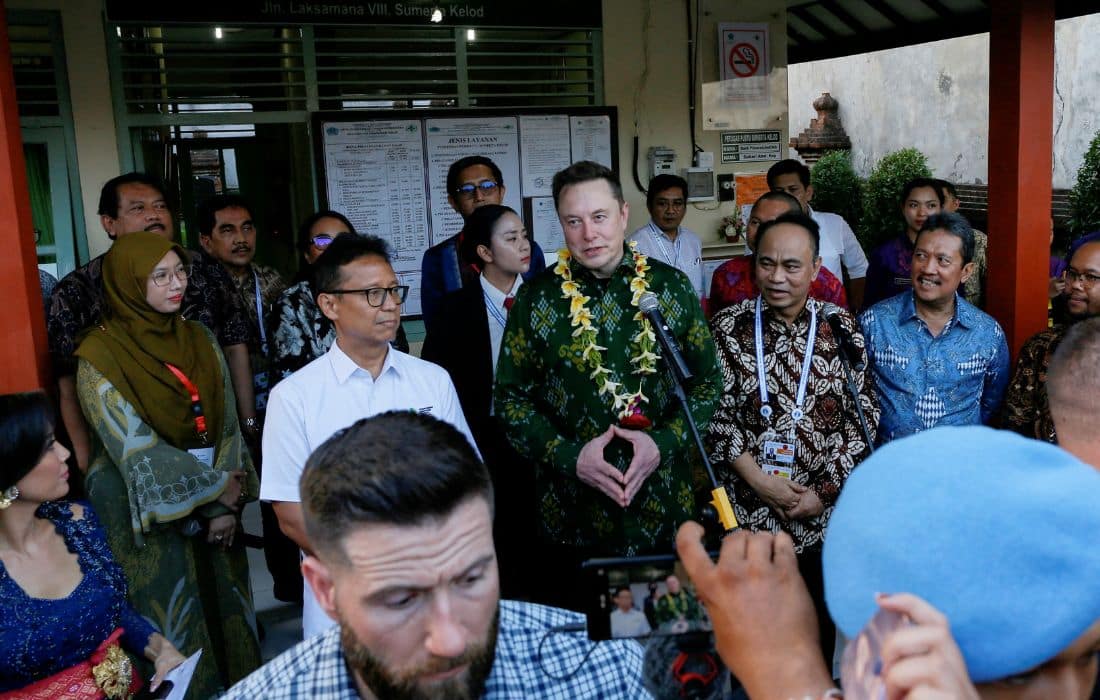 Elon Musk initiates Starlink satellite internet service in Indonesia