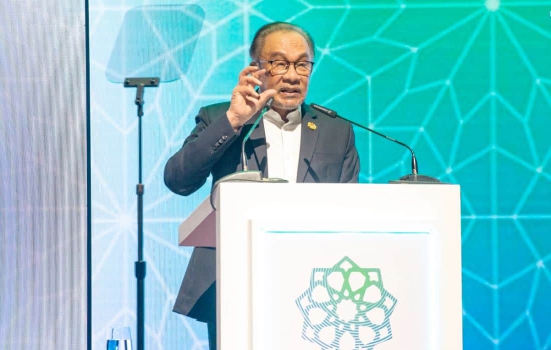 PM of Malaysia advocates replacing capitalism with Islamic economy