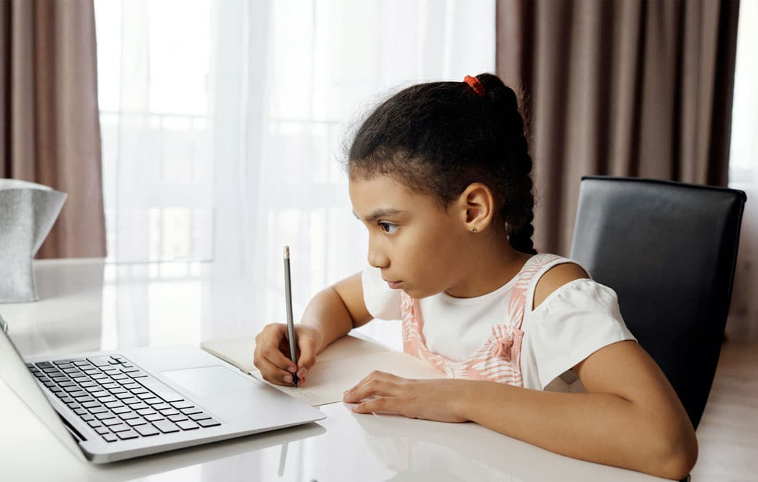 UAE-Dubai-remote-studying-school-shildren-weather
