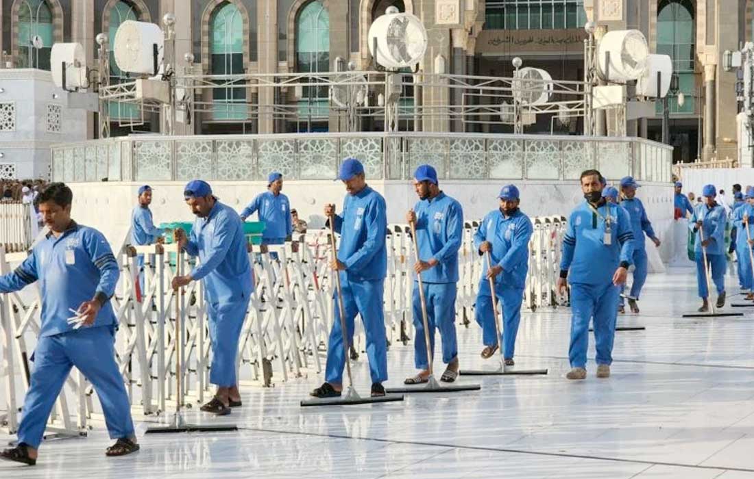 Saudi Arabia grants seasonal permits, visas for workers during Hajj