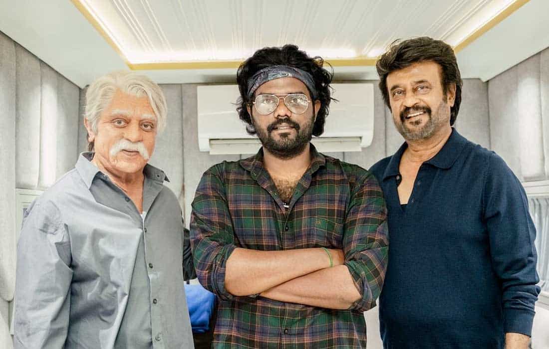 Superstars Rajinikanth and Kamal Haasan pose together for photo