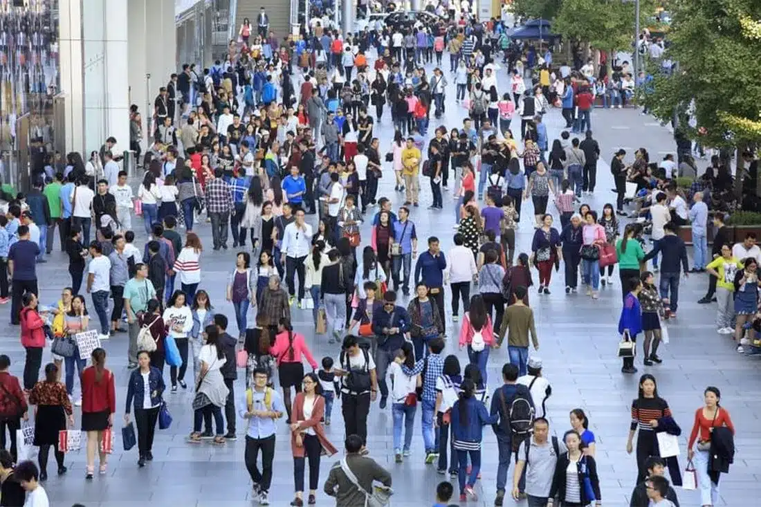 Beijing's population drops for six consecutive years