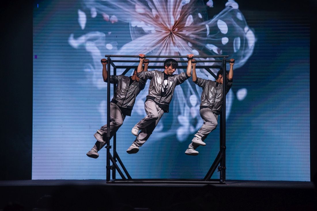 Japan’s Airfootworks wows young audiences with gravity-defying act at SCRF 2025