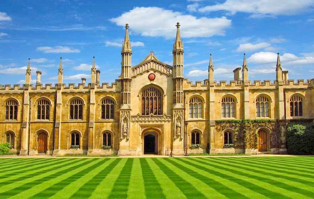 Record US students apply to UK universities