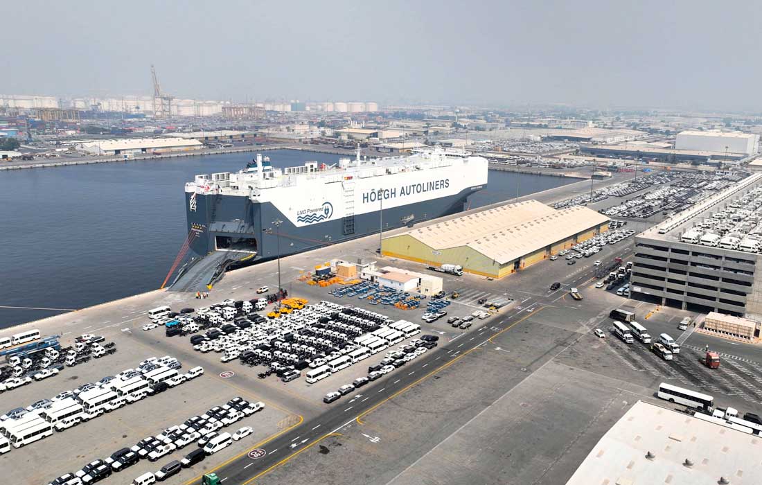 Green auto carrier MV Höegh Sunrise docks in Jebel Ali