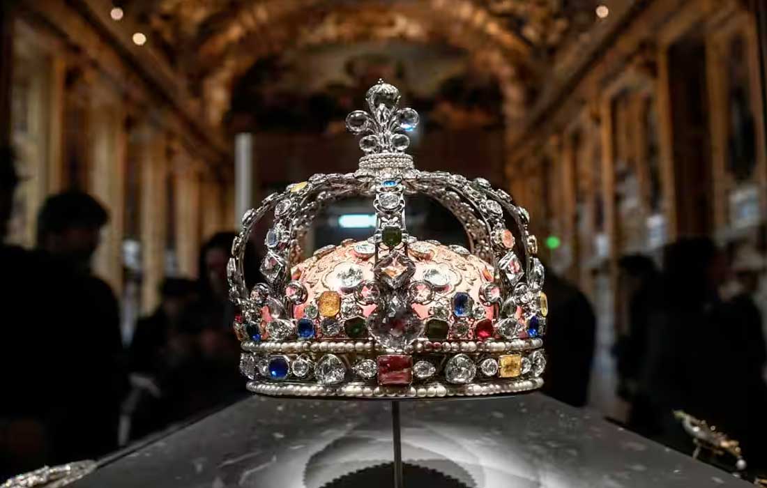 Louvre moves crown jewels after heist